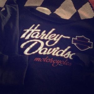 Harley Davidson shirt. Mid calf light sleeve.